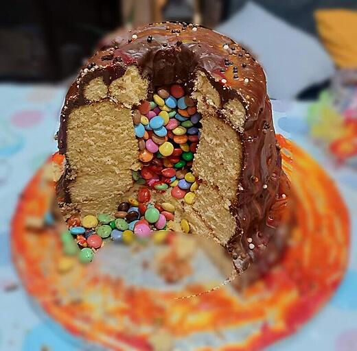 Party - Tiki Bar - Birthday Cake